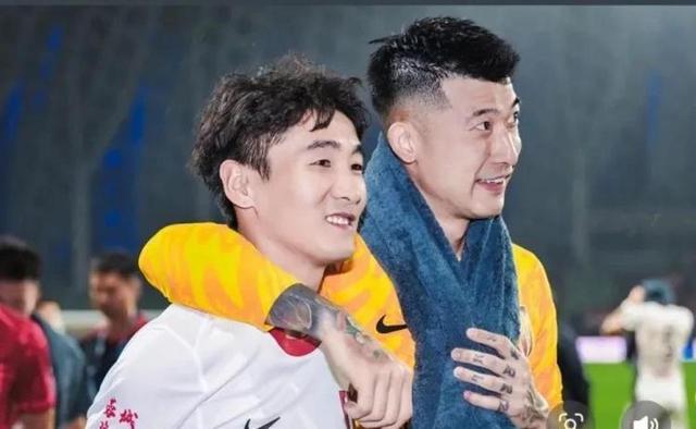 赛艇半决赛焦点战：徽州麒麟队鏖战钱塘旋风队，新星闪耀。球迷期待下一战的简单介绍